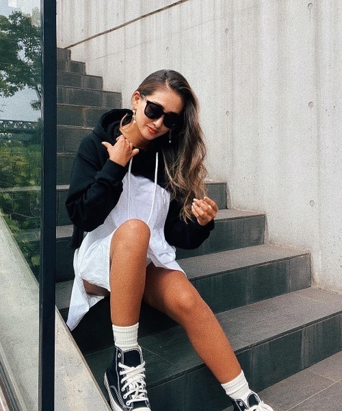 esutoreja（エストレジャ）の「レイヤリングフーディ（Tシャツ/カットソー・レディース・ブラック/ホワイト・FREE）」の5枚目の写真