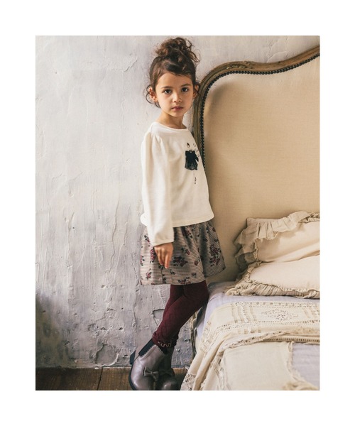 BeBe（ベベ）の「BeBe/USAコットン裏毛ヒロインプリントリボントレーナー(80~150cm)（スウェット・キッズ・ブルー/オフホワイト・100/120/150/90/130/140/80/110）」の3枚目の写真