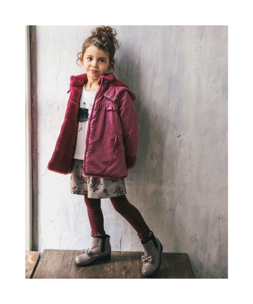 BeBe（ベベ）の「BeBe/USAコットン裏毛ヒロインプリントリボントレーナー(80~150cm)（スウェット・キッズ・ブルー/オフホワイト・100/120/150/90/130/140/80/110）」の4枚目の写真