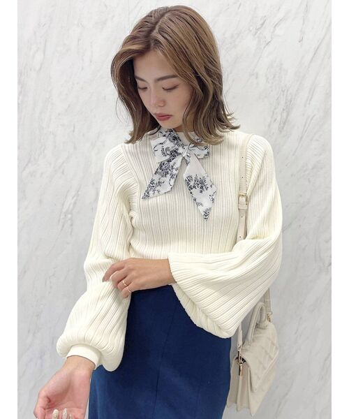 dazzlin（ダズリン）の「リボン付ランダムリブニットトップス（ニット/セーター・レディース・ブラック/オフホワイト/ブルー・FREE）」の8枚目の写真