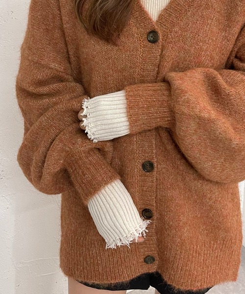 apres jour mignon（アプレジュールミニョン）の「ダメージニットアームウォーマー【ZOZOTOWN限定アイテム】（アームカバー・レディース・マスタード/アイボリー/ベージュ/ブラック・フリー）」の5枚目の写真