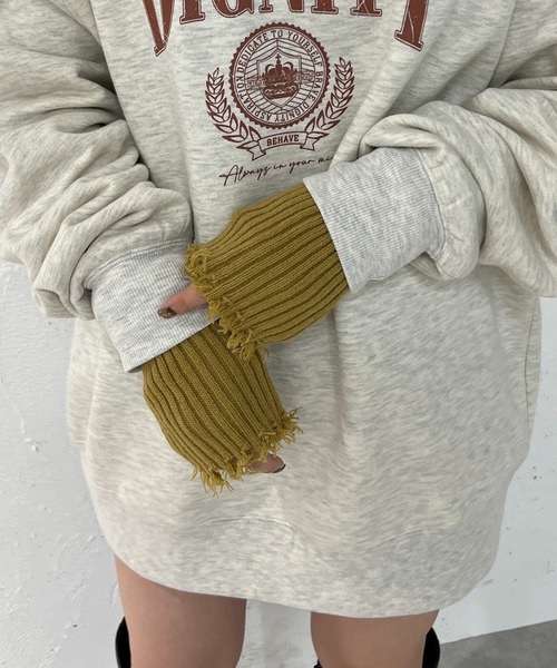 apres jour mignon（アプレジュールミニョン）の「ダメージニットアームウォーマー【ZOZOTOWN限定アイテム】（アームカバー・レディース・マスタード/アイボリー/ベージュ/ブラック・フリー）」の12枚目の写真