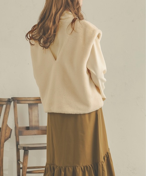Ambre Neige(アンブルネージュ)の「【セットアイテム】ファーベスト&タートルネック/WEB/EC限定商品(その他トップス・レディース・ダークブラウン/ベージュ/アイボリー・FREE)」の11枚目の写真
