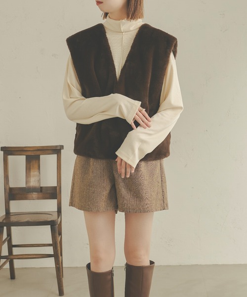 Ambre Neige(アンブルネージュ)の「【セットアイテム】ファーベスト&タートルネック/WEB/EC限定商品(その他トップス・レディース・ダークブラウン/ベージュ/アイボリー・FREE)」の8枚目の写真