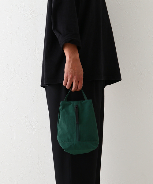 hobo(ホーボー)の「【hobo/ホーボー】EVERYDAY ZIP SACK NYLON RIPSTOP(ハンドバッグ・メンズ・ブラック/グリーン/キャメル・FREE)」の15枚目の写真