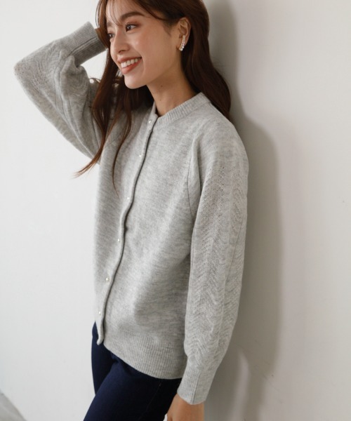 M.deux（エムドゥ）の「パールボタンカーデ（カーディガン/ボレロ・レディース・グレー/ブラック・MEDIUM）」の2枚目の写真