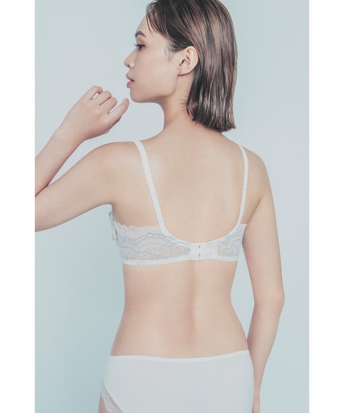 Wing Lesiage(ウイングレシアージュ)の「ブラジャー 「2780シリーズ」(ブラジャー・レディース・ネイビー/アイボリー/レッド・E75/E70/E65/D80/D70/F80/D75/F70/F75/D65/E80/F65)」の6枚目の写真
