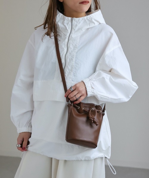 ap retro(アプレトロ)の「アノラック/アノラックパーカー ナイロンブルゾン(ブルゾン・レディース・ブルー/オフホワイト/ブラック/ライトグレー/ライトカーキ/ベージュ・FREE)」の9枚目の写真