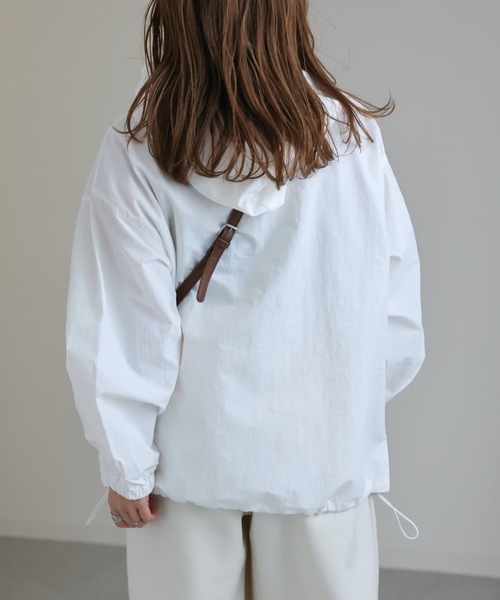 ap retro(アプレトロ)の「アノラック/アノラックパーカー ナイロンブルゾン(ブルゾン・レディース・ブルー/オフホワイト/ブラック/ライトグレー/ライトカーキ/ベージュ・FREE)」の11枚目の写真