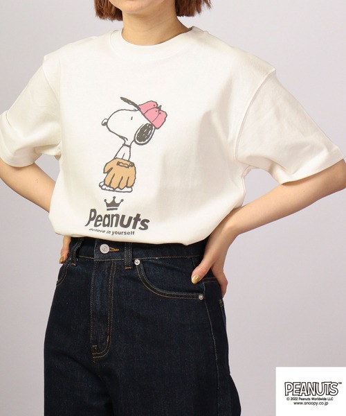 PEANUTS（ピーナッツ）の「PEANUTS スヌーピー スポーツイラスト　ピグメント加工 半袖Tシャツ（Tシャツ/カットソー・レディース・カーキ系3/カーキ系5/ネイビー系1/ネイビー/カーキ系/カーキ系1/カーキ系2/カーキ系4/ネイビー系/ネイビー系2/カーキ系6/ネイビー系3/ネイビー系4/ネイビー系5/ネイビー系6/カーキ/ホワイト系/ホワイト系2/ホワイト系1/ホワイト系6/ホワイト系5/ホワイト系3/ホワイト系4/ホワイト/オレンジ系3/オレンジ系/サックスブルー系/オレンジ/オレンジ系1/サックスブルー系1/オレンジ系2/サックスブルー系2/サックスブルー/サックスブルー系3/オレンジ系4/サックスブルー系4/オレンジ系5/オレンジ系6/サックスブルー系6/サックスブルー系5/アイボリー系3/アイボリー系6/アイボリー系4/アイボリー系2/アイボリー系1/アイボリー系/アイボリー系5/アイボリー・M/3L/LL/4L/S/L）」の10枚目の写真