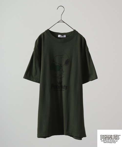 PEANUTS（ピーナッツ）の「PEANUTS スヌーピー スポーツイラスト　ピグメント加工 半袖Tシャツ（Tシャツ/カットソー・レディース・カーキ系3/カーキ系5/ネイビー系1/ネイビー/カーキ系/カーキ系1/カーキ系2/カーキ系4/ネイビー系/ネイビー系2/カーキ系6/ネイビー系3/ネイビー系4/ネイビー系5/ネイビー系6/カーキ/ホワイト系/ホワイト系2/ホワイト系1/ホワイト系6/ホワイト系5/ホワイト系3/ホワイト系4/ホワイト/オレンジ系3/オレンジ系/サックスブルー系/オレンジ/オレンジ系1/サックスブルー系1/オレンジ系2/サックスブルー系2/サックスブルー/サックスブルー系3/オレンジ系4/サックスブルー系4/オレンジ系5/オレンジ系6/サックスブルー系6/サックスブルー系5/アイボリー系3/アイボリー系6/アイボリー系4/アイボリー系2/アイボリー系1/アイボリー系/アイボリー系5/アイボリー・M/3L/LL/4L/S/L）」の20枚目の写真