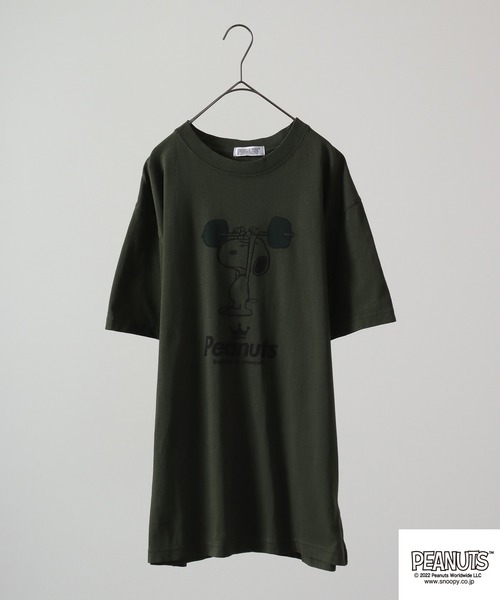 PEANUTS（ピーナッツ）の「PEANUTS スヌーピー スポーツイラスト　ピグメント加工 半袖Tシャツ（Tシャツ/カットソー・レディース・カーキ系3/カーキ系5/ネイビー系1/ネイビー/カーキ系/カーキ系1/カーキ系2/カーキ系4/ネイビー系/ネイビー系2/カーキ系6/ネイビー系3/ネイビー系4/ネイビー系5/ネイビー系6/カーキ/ホワイト系/ホワイト系2/ホワイト系1/ホワイト系6/ホワイト系5/ホワイト系3/ホワイト系4/ホワイト/オレンジ系3/オレンジ系/サックスブルー系/オレンジ/オレンジ系1/サックスブルー系1/オレンジ系2/サックスブルー系2/サックスブルー/サックスブルー系3/オレンジ系4/サックスブルー系4/オレンジ系5/オレンジ系6/サックスブルー系6/サックスブルー系5/アイボリー系3/アイボリー系6/アイボリー系4/アイボリー系2/アイボリー系1/アイボリー系/アイボリー系5/アイボリー・M/3L/LL/4L/S/L）」の22枚目の写真