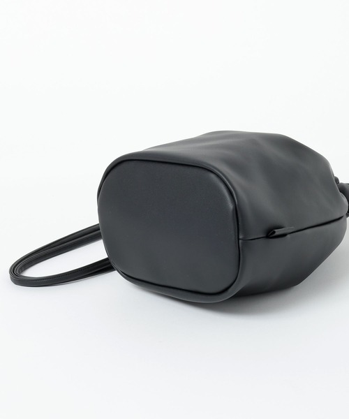 LAKOLE（ラコレ）の「フェイクレザー巾着BAG / 197909（ショルダーバッグ・メンズ・ライトグリーン/ブラック/アイボリー・FREE）」の10枚目の写真