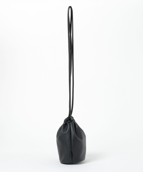 LAKOLE（ラコレ）の「フェイクレザー巾着BAG / 197909（ショルダーバッグ・メンズ・ライトグリーン/ブラック/アイボリー・FREE）」の6枚目の写真