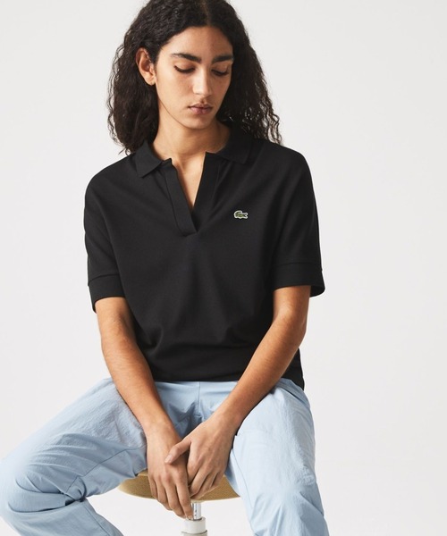 LACOSTE(ラコステ)の「リラックスフィットピケポロシャツ(半袖)(ポロシャツ・レディース・ベビーピンク/ブラック/ホワイト/ネイビー・M/S/XS/L)」の2枚目の写真