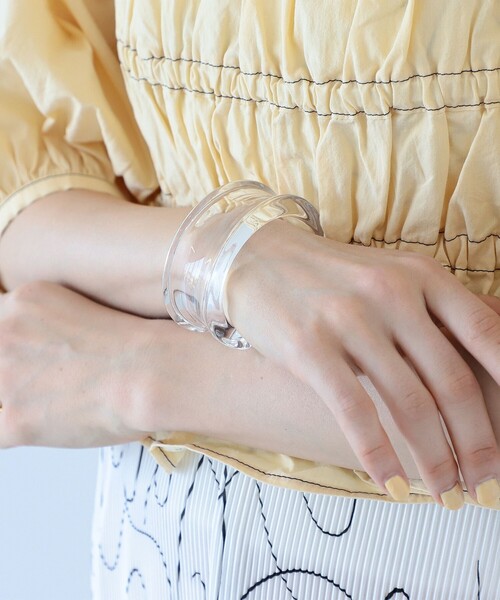 Ray BEAMS（レイビームス）の「Ray BEAMS / クリア バングル 大（バングル/リストバンド・レディース・その他・ONE SIZE）」の2枚目の写真