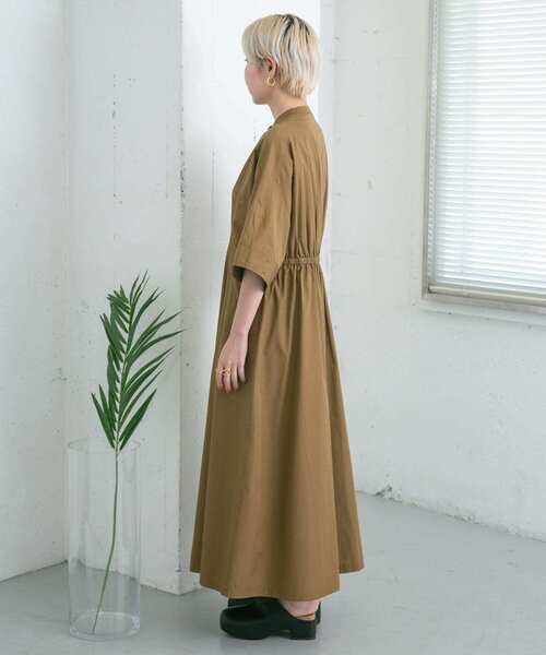 KBF(ケイビーエフ)の「フロントタックバンドカラーシャツワンピース(ワンピース・レディース・ブラウン系その他/オフホワイト/ネイビー・ONE)」の15枚目の写真