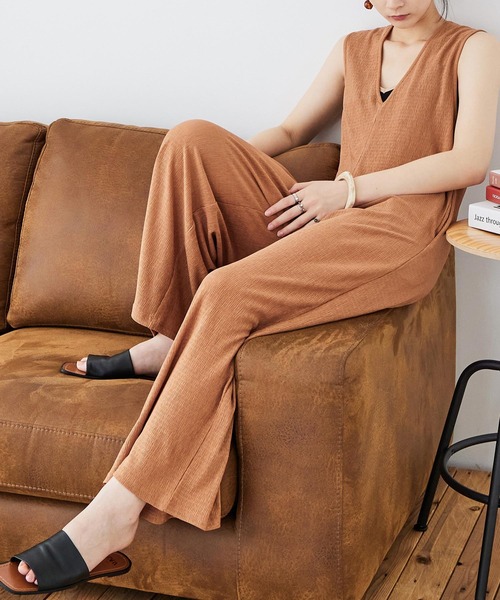 Fashion Letter（ファッションレター）の「深Vネックオールインワン（サロペット/オーバーオール・レディース・ブラック/オレンジ/グレイッシュベージュ/チャコール・M）」の15枚目の写真