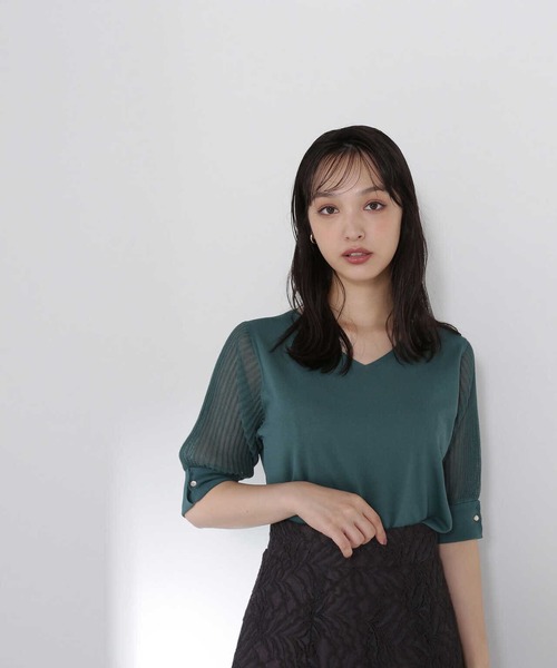 NATURAL BEAUTY BASIC(ナチュラルビューティーベーシック)の「◇メタルポイントプリーツスリーブニット(ニット/セーター・レディース・ブラック/グリーン/ブラウン/レッド・FREE)」の6枚目の写真