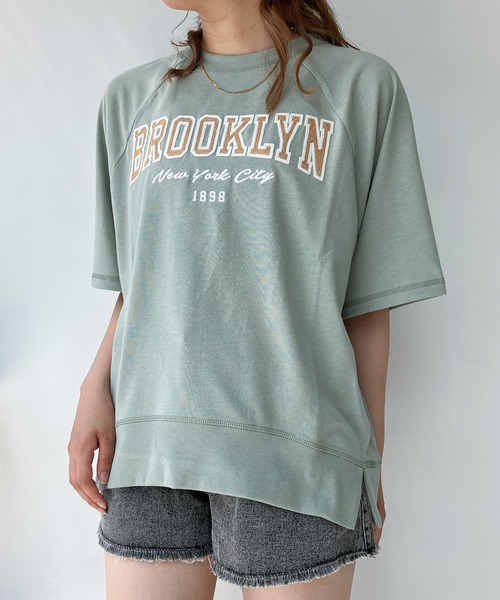 AS KNOW AS plus（アズノゥアズプラス）の「〇選べる チェーン刺繍ロゴTシャツ（Tシャツ/カットソー・レディース・オフホワイト/スミクロ/ブルーグレー/オートミール/ブラック系/グリーン系/ホワイト系/アイボリー系/ライトグリーン系1/ホワイト系1/ブラック系1/ホワイト系2/グレー系2/アイボリー系2/ライトグリーン系2/レッド系3・FREE）」の14枚目の写真