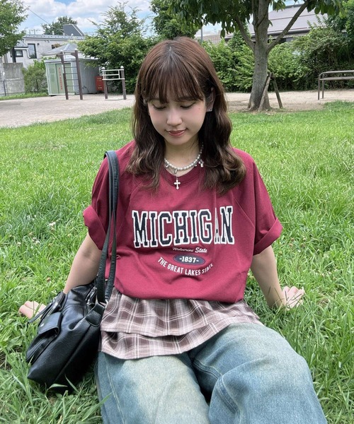 AS KNOW AS plus（アズノゥアズプラス）の「〇選べる チェーン刺繍ロゴTシャツ（Tシャツ/カットソー・レディース・オフホワイト/スミクロ/ブルーグレー/オートミール/ブラック系/グリーン系/ホワイト系/アイボリー系/ライトグリーン系1/ホワイト系1/ブラック系1/ホワイト系2/グレー系2/アイボリー系2/ライトグリーン系2/レッド系3・FREE）」の16枚目の写真