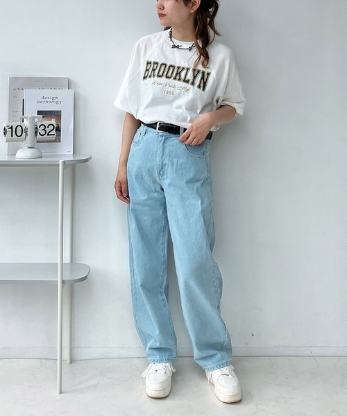 AS KNOW AS plus（アズノゥアズプラス）の「〇選べる チェーン刺繍ロゴTシャツ（Tシャツ/カットソー・レディース・オフホワイト/スミクロ/ブルーグレー/オートミール/ブラック系/グリーン系/ホワイト系/アイボリー系/ライトグリーン系1/ホワイト系1/ブラック系1/ホワイト系2/グレー系2/アイボリー系2/ライトグリーン系2/レッド系3・FREE）」の20枚目の写真