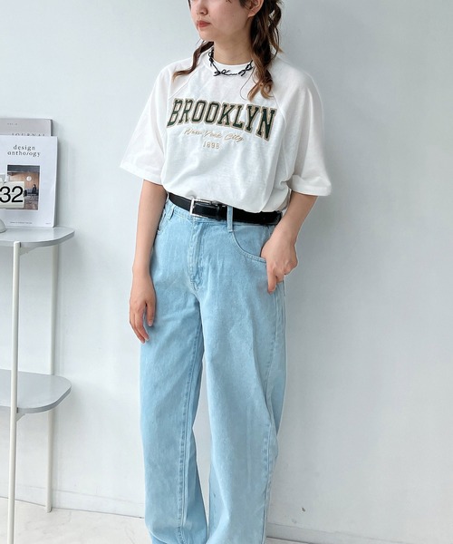 AS KNOW AS plus（アズノゥアズプラス）の「〇選べる チェーン刺繍ロゴTシャツ（Tシャツ/カットソー・レディース・オフホワイト/スミクロ/ブルーグレー/オートミール/ブラック系/グリーン系/ホワイト系/アイボリー系/ライトグリーン系1/ホワイト系1/ブラック系1/ホワイト系2/グレー系2/アイボリー系2/ライトグリーン系2/レッド系3・FREE）」の19枚目の写真