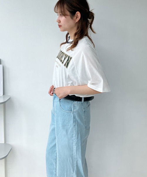 AS KNOW AS plus（アズノゥアズプラス）の「〇選べる チェーン刺繍ロゴTシャツ（Tシャツ/カットソー・レディース・オフホワイト/スミクロ/ブルーグレー/オートミール/ブラック系/グリーン系/ホワイト系/アイボリー系/ライトグリーン系1/ホワイト系1/ブラック系1/ホワイト系2/グレー系2/アイボリー系2/ライトグリーン系2/レッド系3・FREE）」の17枚目の写真