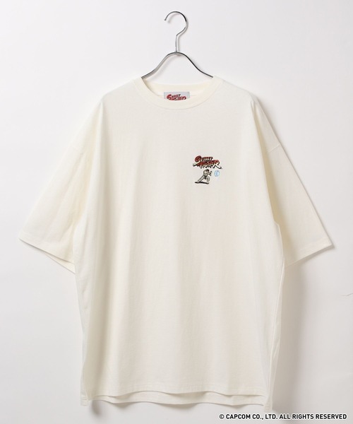 RAGEBLUE(レイジブルー)の「【STREET FIGHTER/ストリートファイター】コラボ/キャラクター刺繍Tシャツ(Tシャツ/カットソー・メンズ・ホワイト/ワインレッド/ブラック/ダークグリーン・MEDIUM/LARGE)」の1枚目の写真