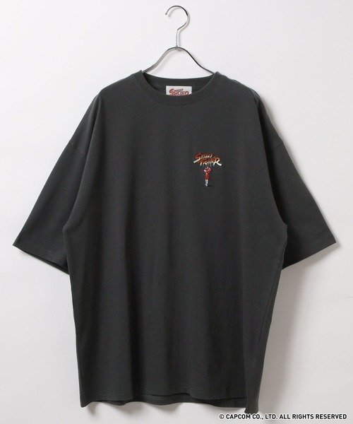 RAGEBLUE(レイジブルー)の「【STREET FIGHTER/ストリートファイター】コラボ/キャラクター刺繍Tシャツ(Tシャツ/カットソー・メンズ・ホワイト/ワインレッド/ブラック/ダークグリーン・MEDIUM/LARGE)」の2枚目の写真