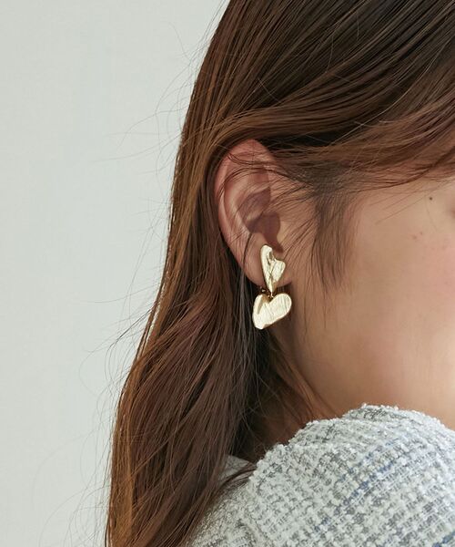 MAJESTIC LEGON（マジェスティックレゴン）の「ゆらゆらモチーフイヤリング（イヤリング・レディース・A/B・FREE）」の3枚目の写真