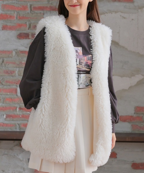 Honeys（ハニーズ）の「ファーベスト（ベスト）」 - WEAR