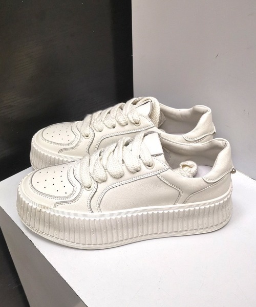 wears(ウェアーズ)の「レトロ シンプル厚底スニーカー(スニーカー・レディース・アイボリー/ホワイト・M/L)」の5枚目の写真
