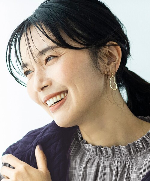 ANY(エニィ)の「【WEB限定】メタルリングピアス(両耳用)(ピアス(両耳用)・レディース・ゴールド系1/ゴールド系・F)」の4枚目の写真
