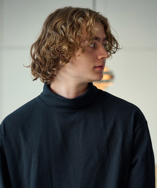 WETTEMPT(ウィテンプト)の「BASIC TURTLE NECK LONG TEE /ベーシックタートルネックロンT(Tシャツ/カットソー・メンズ・ブラック/マスタード/オフホワイト・LARGE/MEDIUM/SMALL)」の7枚目の写真
