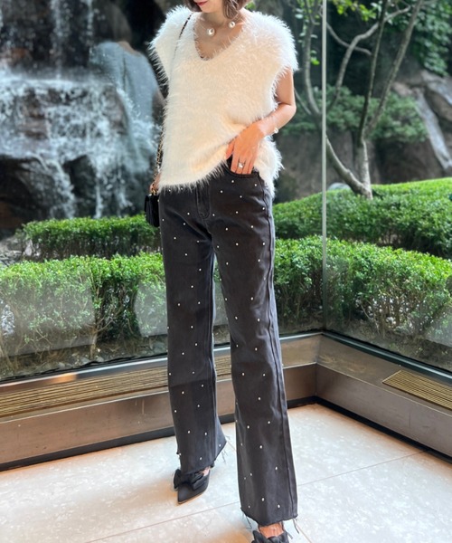 Re:EDIT（リエディ）の「[2023A/W COLLECTION]Vネックフェザーシャギーニットベスト（ベスト・レディース・ブラック/グレー/ホワイト・MEDIUM/LARGE）」の5枚目の写真