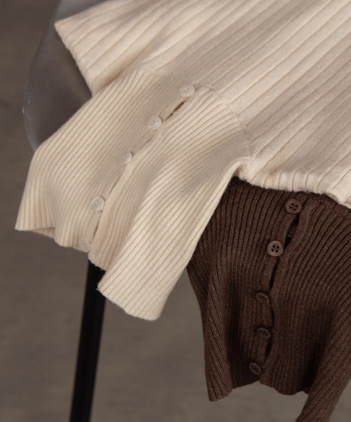 Amiur(エミレ)の「double face button slit knit(ニット/セーター・レディース・ブラウン/アイボリー・FREE)」の9枚目の写真