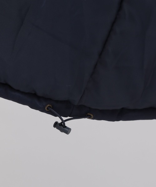 LAKOLE(ラコレ)の「ネックウォームパファージャケット / 966844(ナイロンジャケット・レディース・イエローゴールド/ネイビー/ベージュ/ブラック・SMALL/MEDIUM)」の21枚目の写真