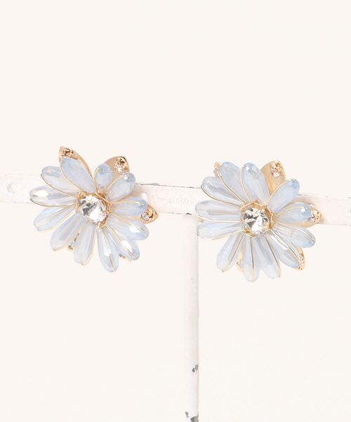 tone(トーン)の「【charme by pimo 】マーガレット ビーズ 花 ピアス(MA)(ピアス(両耳用)・レディース・クリア/ピンク/レッド/グリーン/ホワイト/イエロー/ライトパープル/ベージュ/ブルー系その他2/ライトブルー/ブラック/ブルー/ライトグリーン/ダークパープル/ブルー系その他/オレンジ/ネイビー/ライトグレー/ブルー系2・FREE)」の11枚目の写真