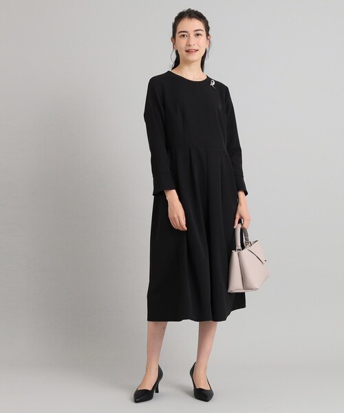 OPAQUE.CLIP（オペークドットクリップ）の「◆≪通勤・セレモニー/セットアップ対応≫ タックフレアワンピース/ダブルクロス【洗濯機洗い可】（ワンピース・レディース・ネイビー/ブラック/ライトベージュ・36/38/40/42）」の6枚目の写真