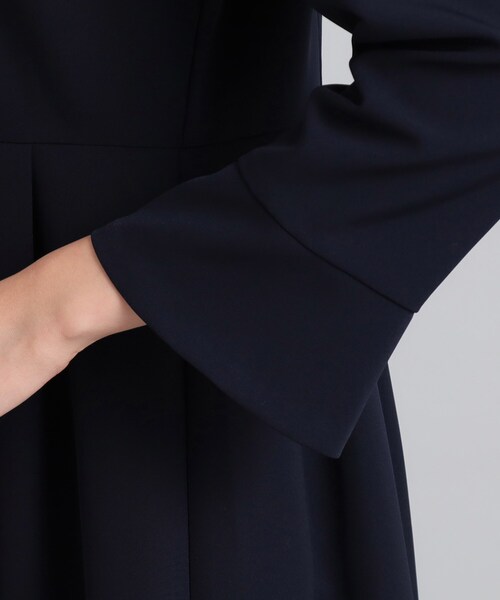 OPAQUE.CLIP（オペークドットクリップ）の「◆≪通勤・セレモニー/セットアップ対応≫ タックフレアワンピース/ダブルクロス【洗濯機洗い可】（ワンピース・レディース・ネイビー/ブラック/ライトベージュ・36/38/40/42）」の17枚目の写真
