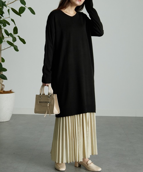 RANAN（ラナン）の「[ウォッシャブル]カシミヤタッチVネックニットワンピース（ワンピース・レディース・ブルー/ブラック/ピンク/グレイッシュベージュ/アイボリー/ネイビー/グレイッシュブルー/グリーン・LL/L/M）」の2枚目の写真