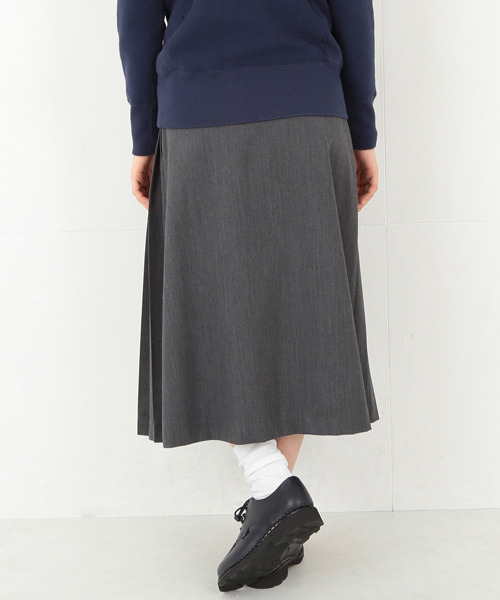 BEAMS BOY（ビームスボーイ）の「BEAMS BOY / ギャバ プリーツスカート（スカート・レディース・グレー/ネイビー・ONE SIZE）」の4枚目の写真