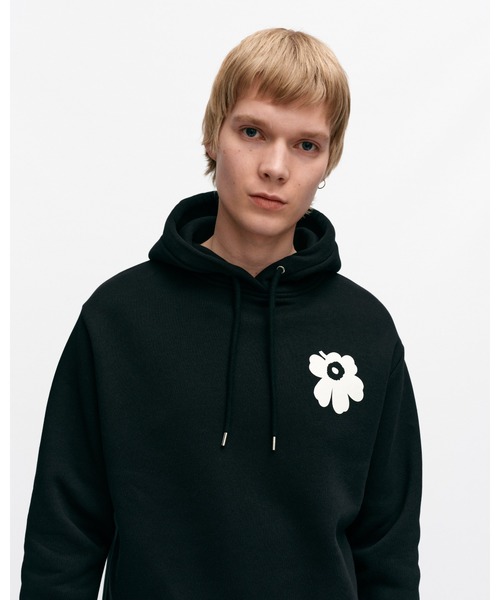 marimekko（マリメッコ）の「【kioski】Unikko / Runoja Placement hoodie（パーカー・レディース・ブラック・SMALL/X-LARGE/X-SMALL/LARGE/MEDIUM）」の5枚目の写真