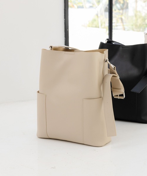 LAKOLE（ラコレ）の「2WAYワンショルダーBAG / 100434（ショルダーバッグ・レディース・ブラック/オフホワイト/サンドグレー・FREE）」の3枚目の写真