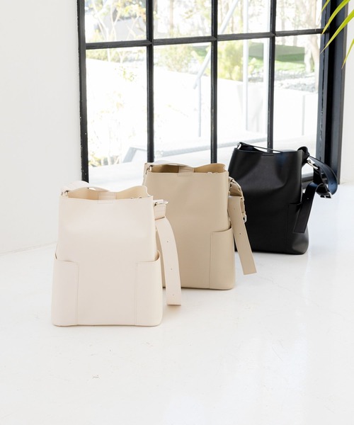 LAKOLE（ラコレ）の「2WAYワンショルダーBAG / 100434（ショルダーバッグ・レディース・ブラック/オフホワイト/サンドグレー・FREE）」の20枚目の写真