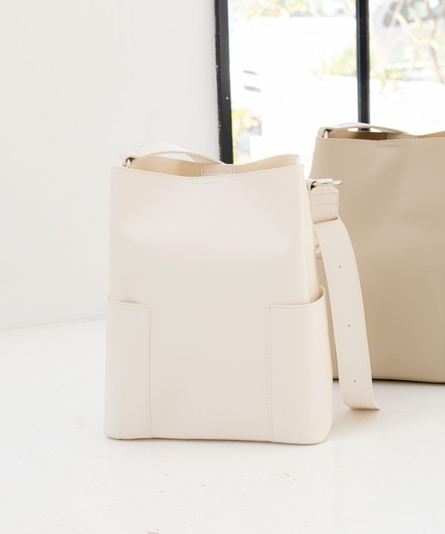 LAKOLE（ラコレ）の「2WAYワンショルダーBAG / 100434（ショルダーバッグ・レディース・ブラック/オフホワイト/サンドグレー・FREE）」の21枚目の写真