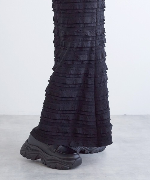 w closet(ダブルクローゼット)の「フリルロングタイトスカート(スカート・レディース・ホワイト/ラベンダー/ブラック・FREE)」の11枚目の写真