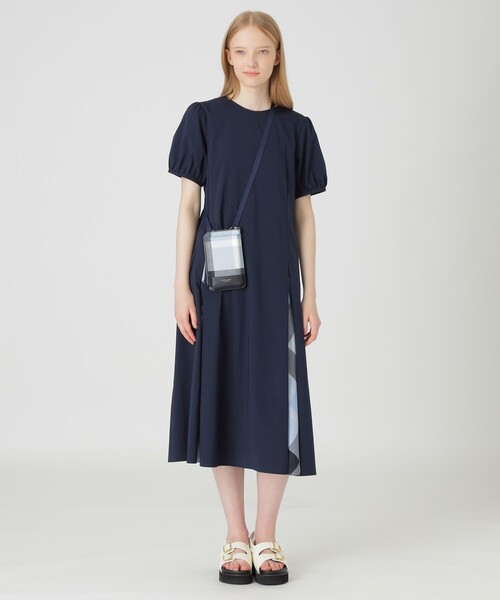 BLUE LABEL CRESTBRIDGE（ブルーレーベルクレストブリッジ）の「クレストブリッジチェックPVCスマホポシェット（スマホケース/カバー・レディース・レッド/ベージュ系その他/オレンジ系その他/ロイヤルブルー・FREE）」の11枚目の写真