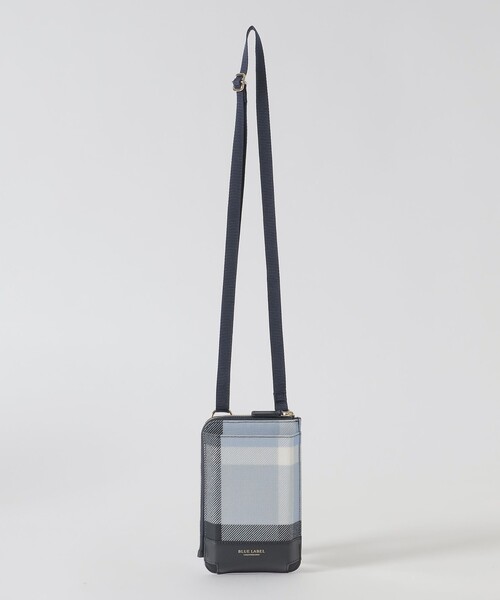 BLUE LABEL CRESTBRIDGE（ブルーレーベルクレストブリッジ）の「クレストブリッジチェックPVCスマホポシェット（スマホケース/カバー・レディース・レッド/ベージュ系その他/オレンジ系その他/ロイヤルブルー・FREE）」の9枚目の写真